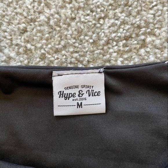 Hype & Vice UofA Crop Top - Picture 4 of 4